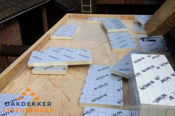 PIR isolatieplaten leggen op plat dak in Steenbergen PIR isolatieplaten leggen op plat dak in Steenbergen